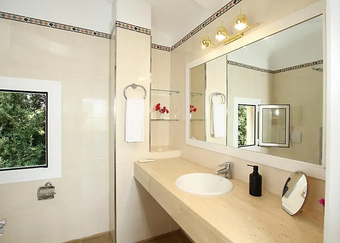 Encinas 波连萨港